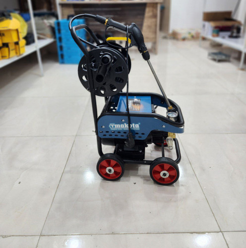کارواش چرخ دار ماکوتا